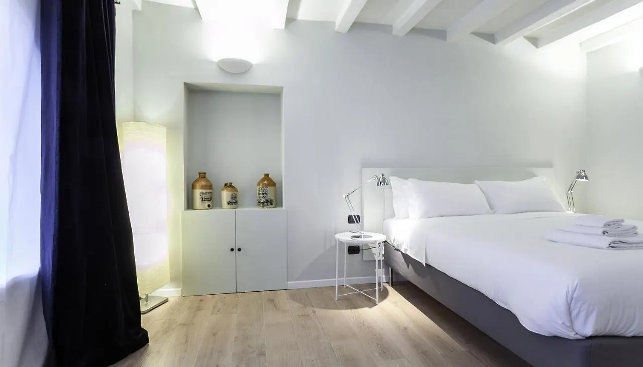 Italianway - Rosales 1 Studio Milan